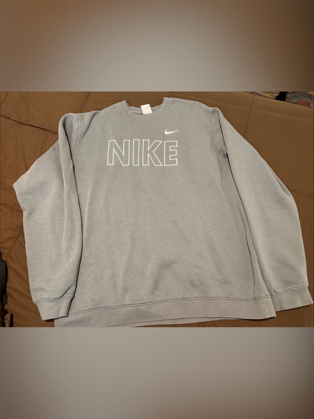Nike Men’s Gray Crewneck Sweatshirt